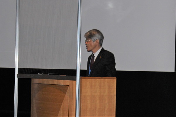 TTRF-TAIHO International Symposium on Automotive Tribology 2023　挨拶する鈴木氏　bmt　ベアリング＆モーション・テック
